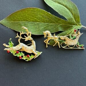 Vintage GERRY Gold Tone Set of 2 Gold Tone  Reindeer & Horse Drawn Sleigh Pins